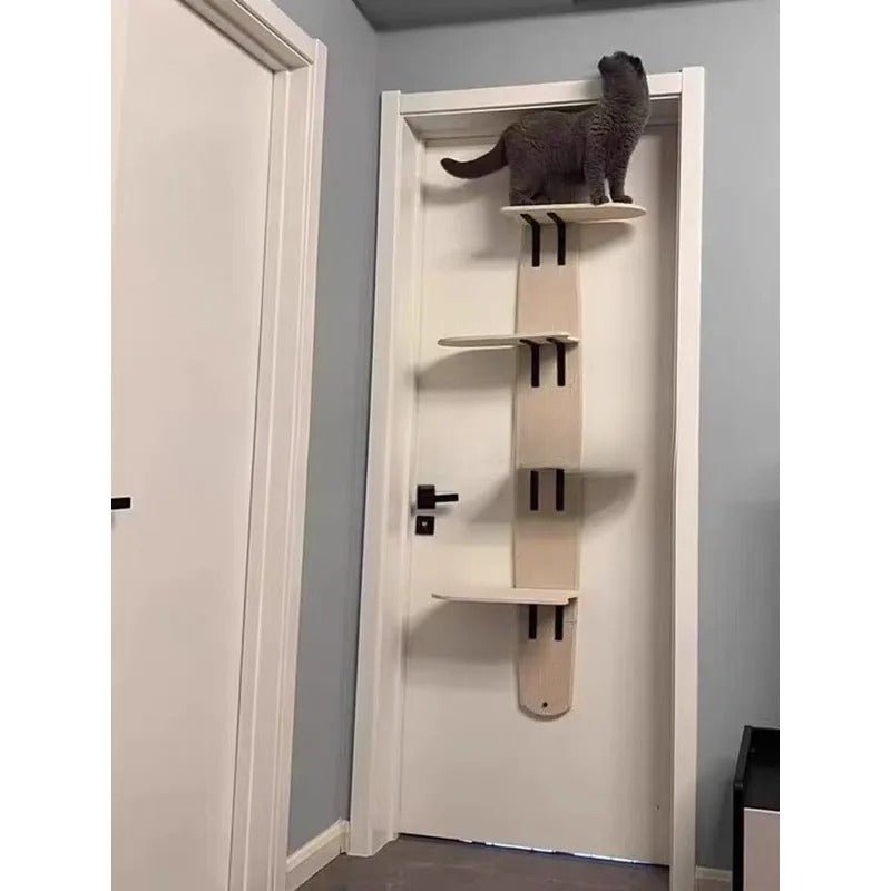 chat noir explore son nouveau arbre à chat design l'arbre à ronrons