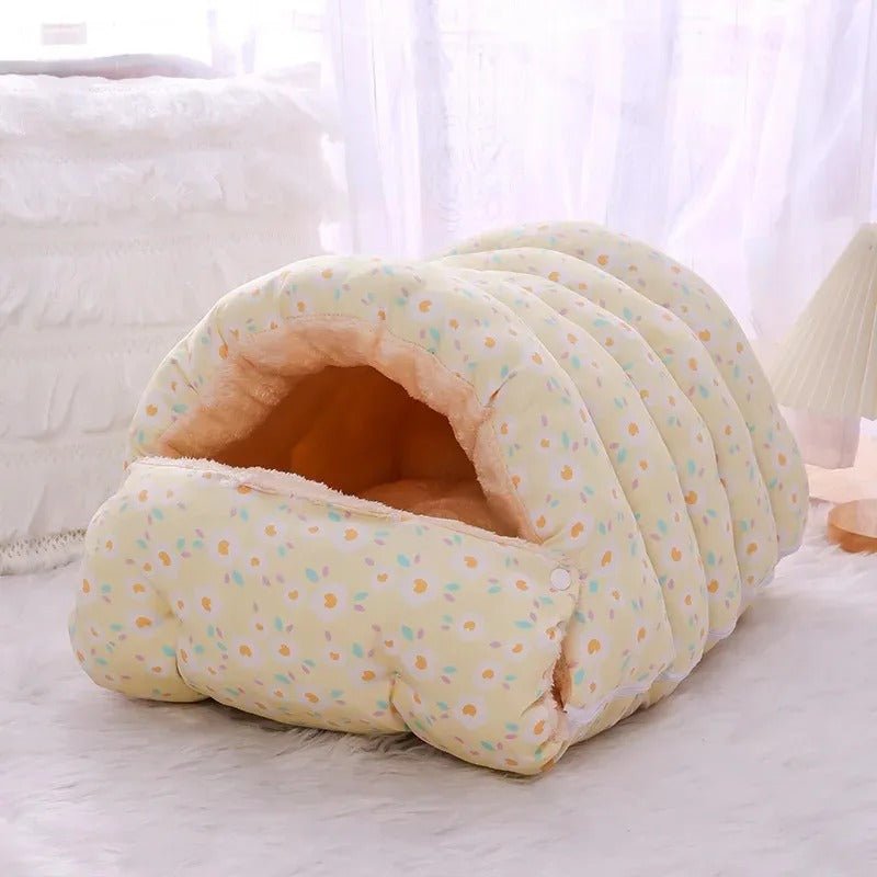 coussin à chat jaune