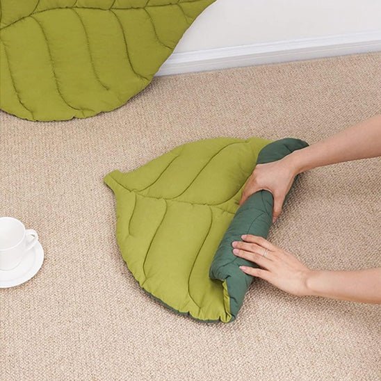 femme roule coussin chat ChatDodo