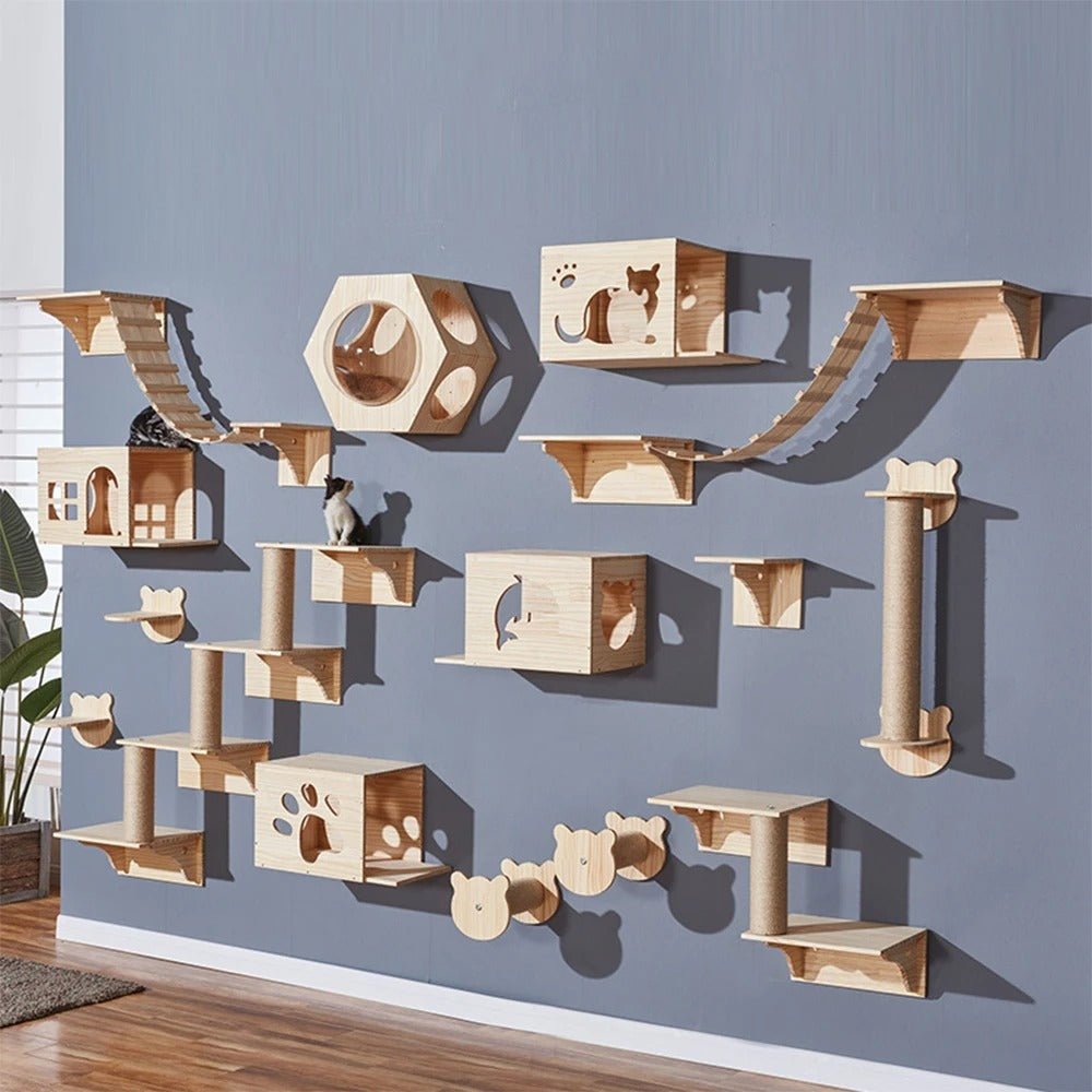 mur rempli perchoirs avec griffoir mural chat Griffes de bois