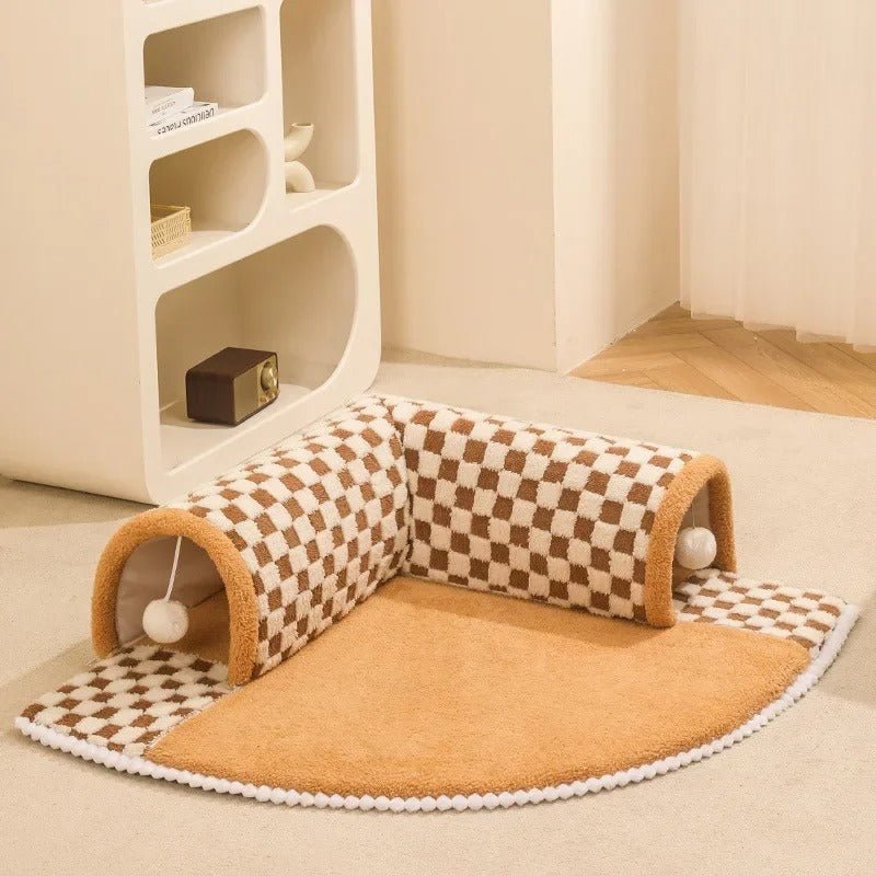 tapis de jeu pour chat beige avec tunnels en tissu doux et zone de repos