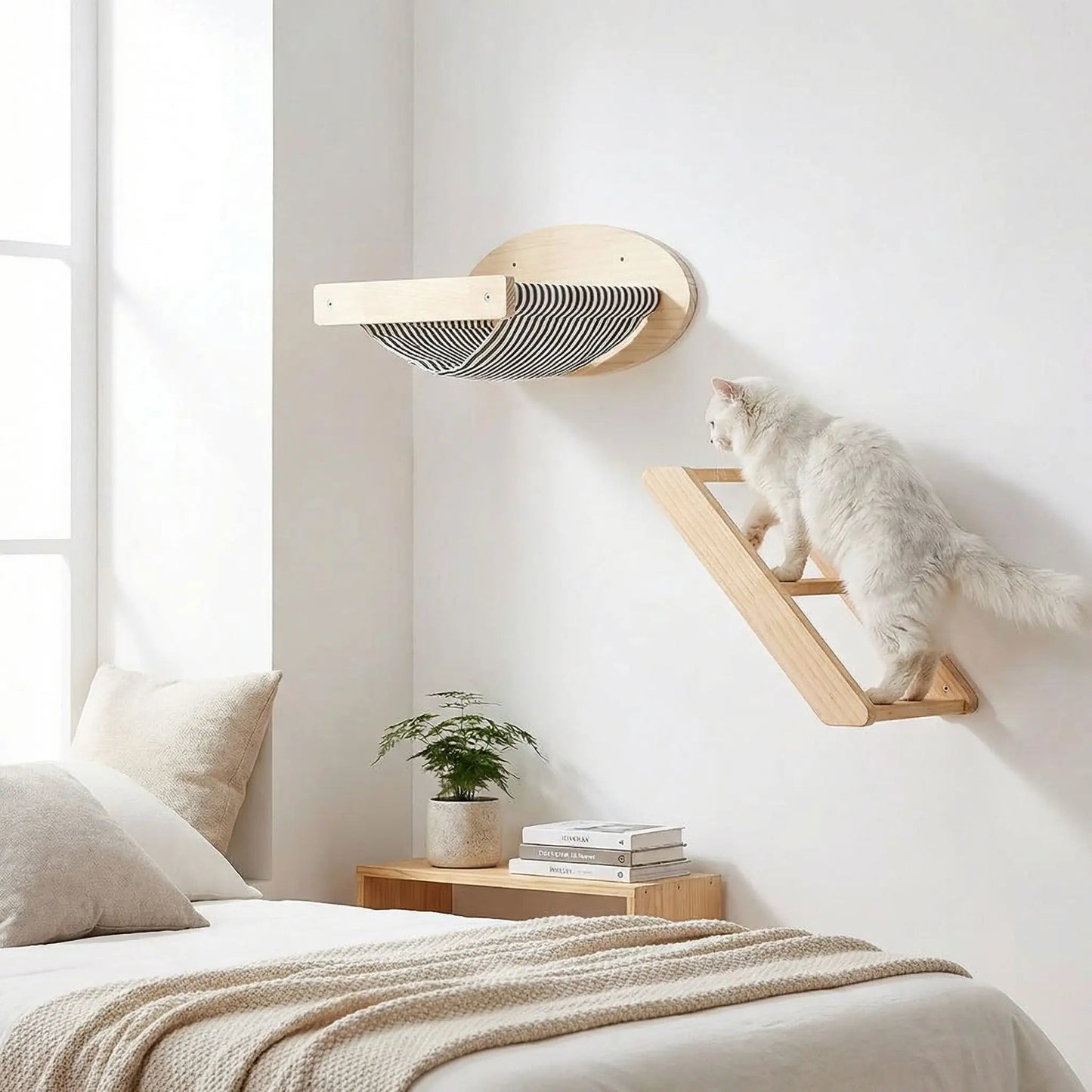 installation hamac chat mural échelle bois naturel chambre beige