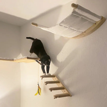 chat noir descend arbre à chat mural VerticalFélin