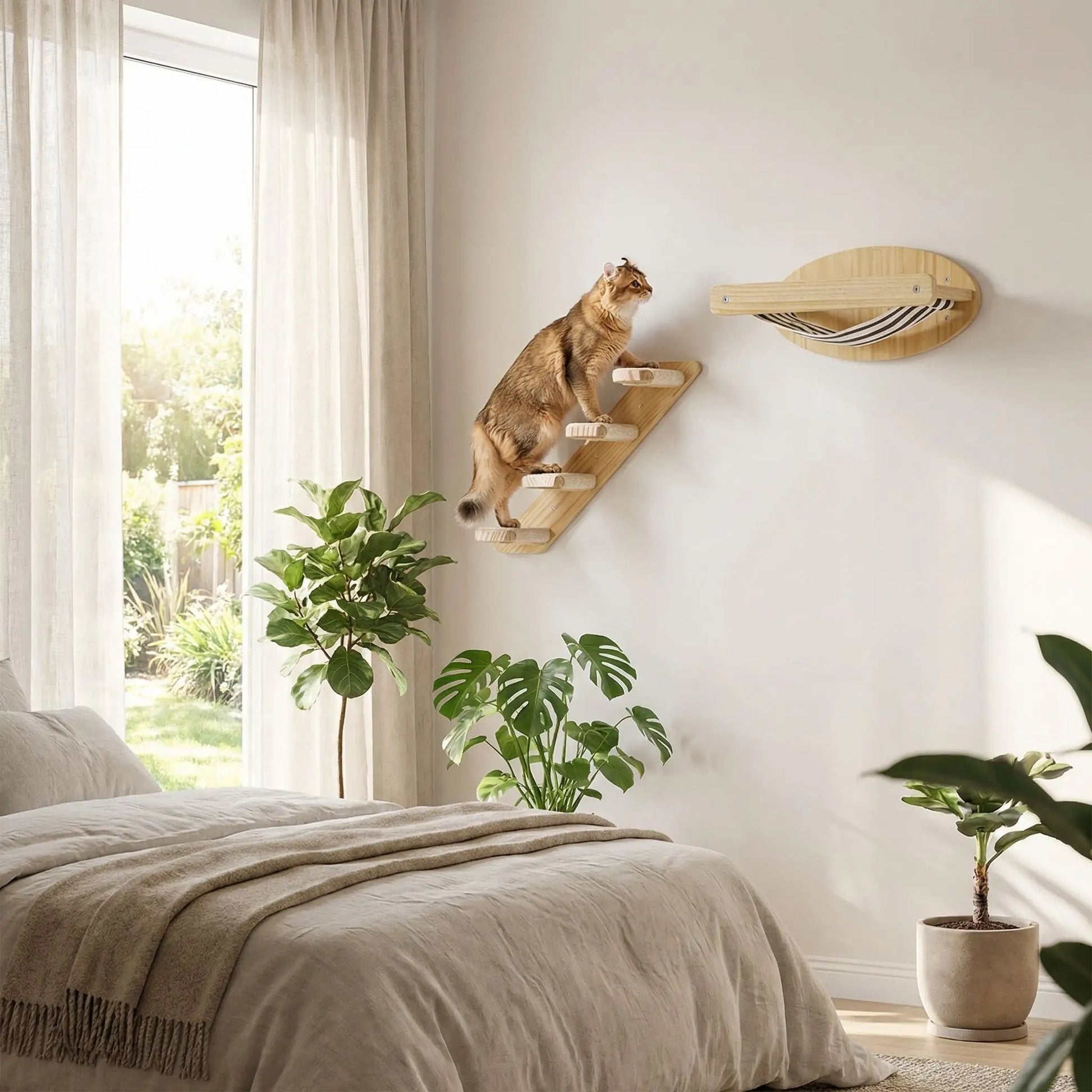 arbre a chat murale dans chambre chat