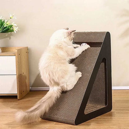 Griffoir chat design avec balle interactive et surface à griffer