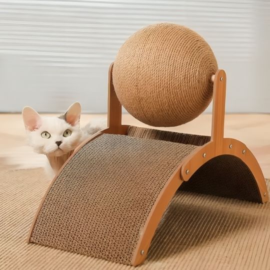 griffoir chat design en carton ondulé et bois naturel avec boule à gratter integrée