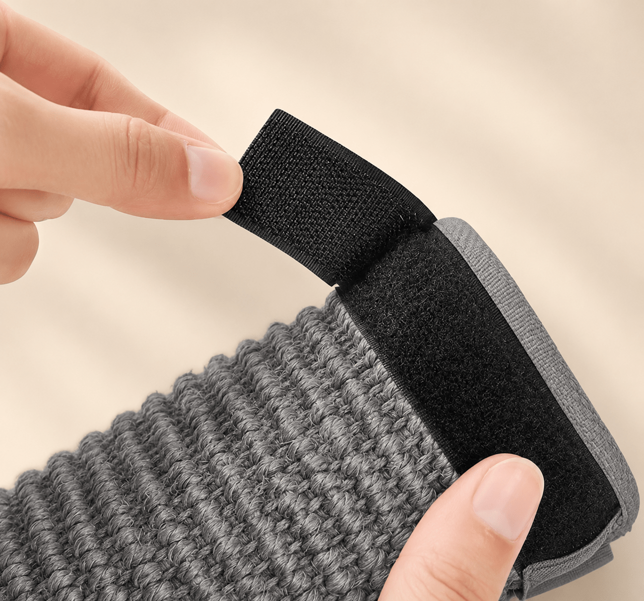 Système de fixation velcro ajustable du griffoir design pour chat