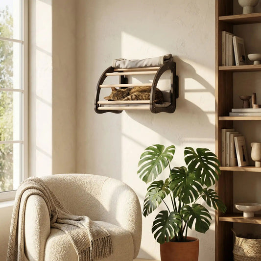 niche murale chat installée salon design scandinave