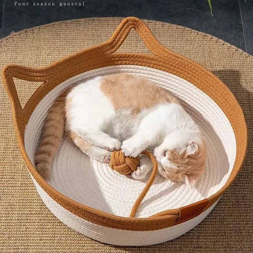 panier pour chat en rotin avec corde et balle