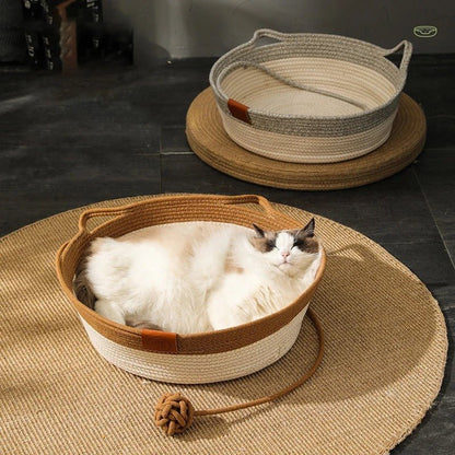 magnifique matou endormis dans panier pour chat en rotin NatureCat